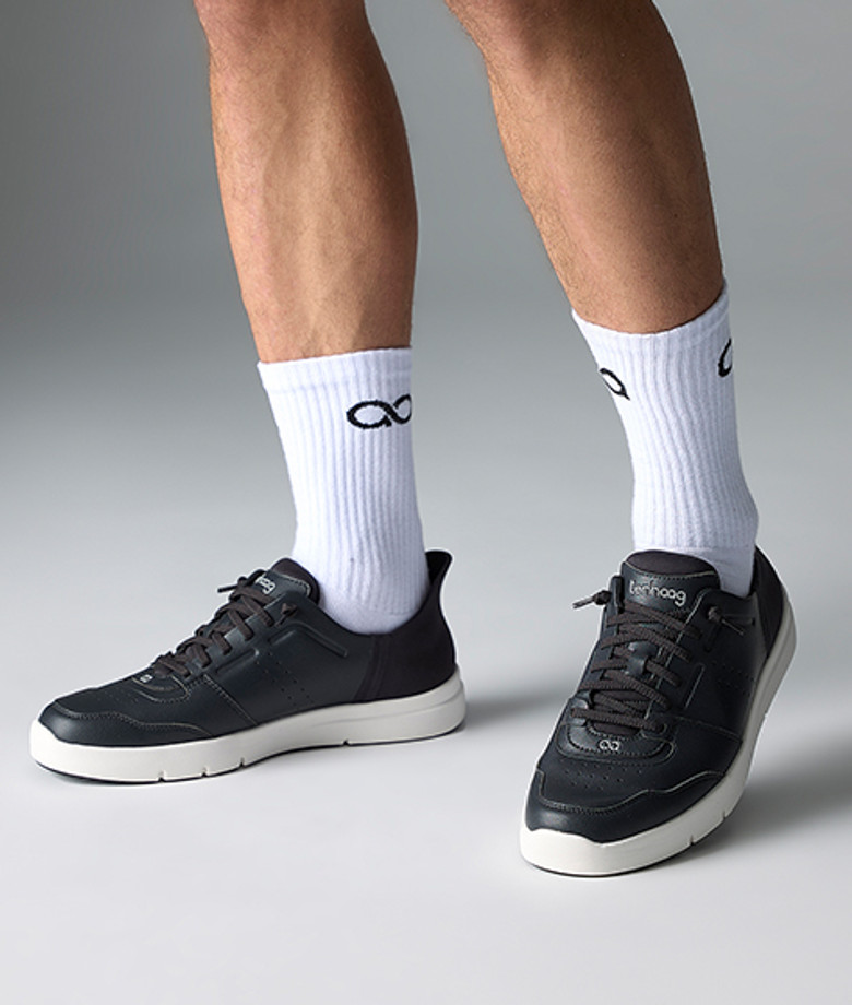 tenhaag winhaag sneaker in black