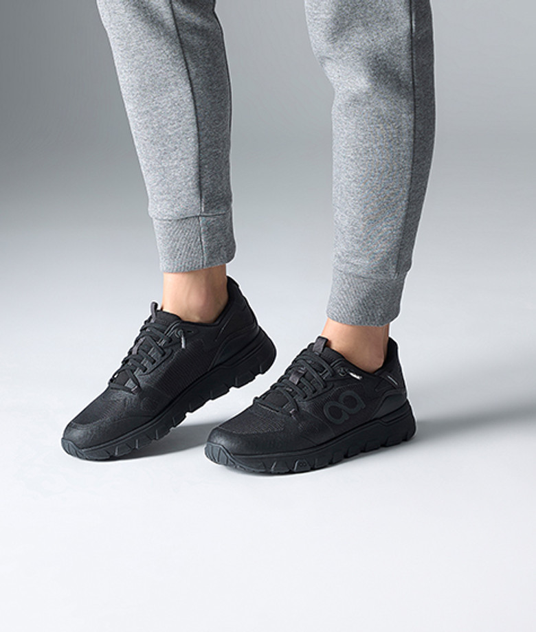 tenhaag stormhaag WP sneaker in black