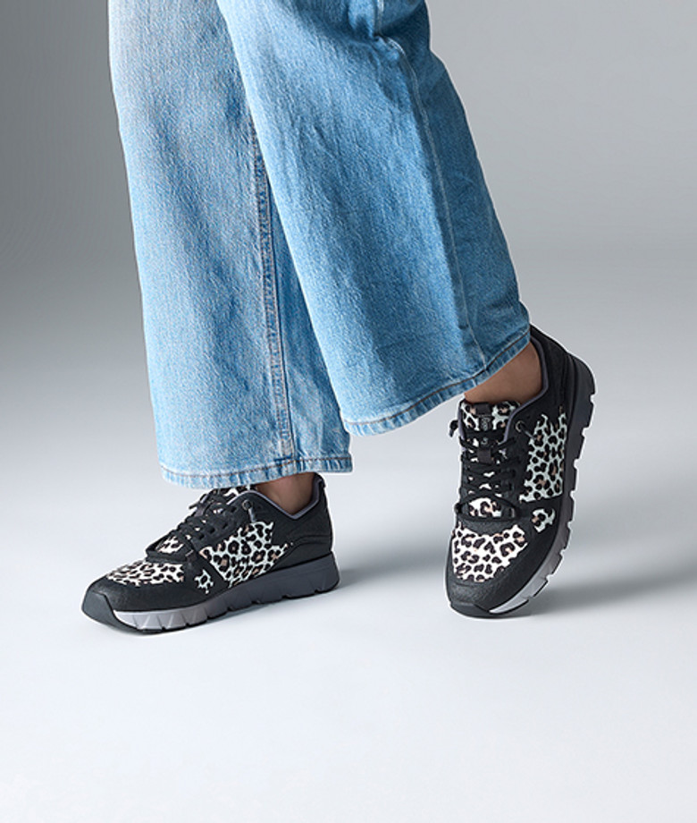 tenhaag wildhaag sneaker in black